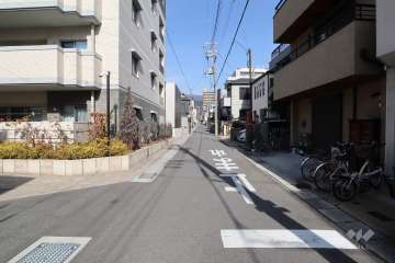 敷地東側の前面道路 