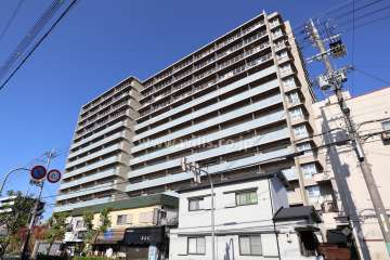 ウェリス茨木の外観(南東側から)