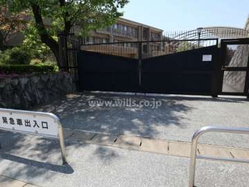 緊急車両出入り口