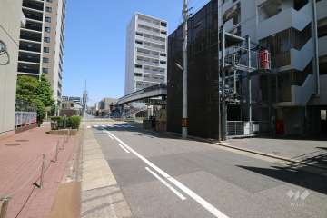 敷地北側の前面道路