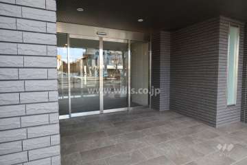 エントランスはオートロック付きです。