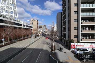 敷地西側の前面道路(環状線)