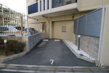 敷地内駐車場（屋外平面式）