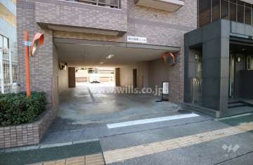 駐車場出入り口