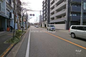 敷地東側の前面道路
