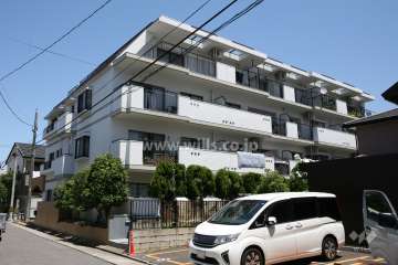 コープ野村桜山東の外観(南西側から)