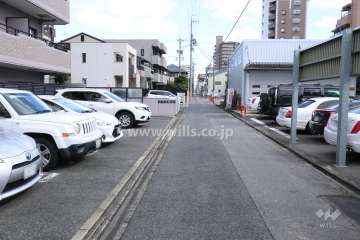 敷地南側の前面道路