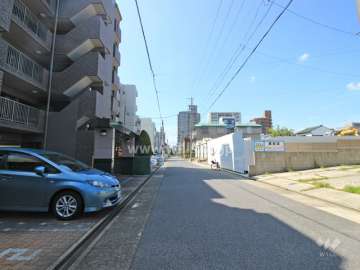 敷地北側の前面道路