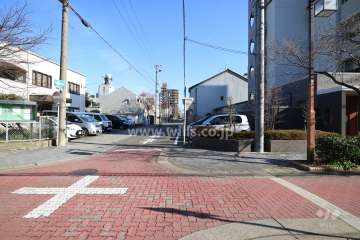 敷地北側の前面道路