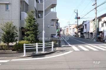 敷地北側の前面道路