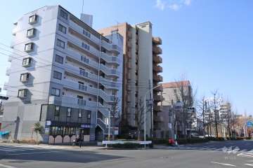 ライオンズマンション御器所の外観（北東側から）