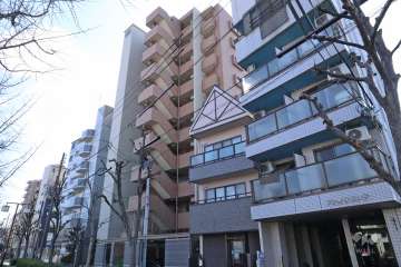 ライオンズマンション御器所の外観（北西側から）