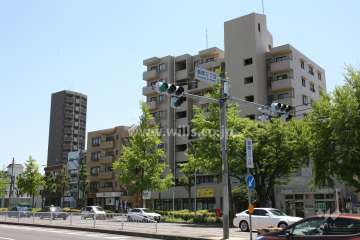 御器所二丁目パークマンションは山王通に面しています。
