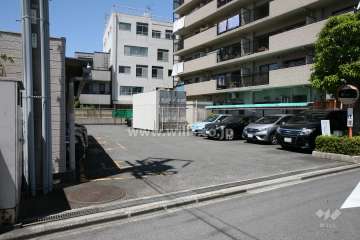 敷地内駐車場(屋外平面式)