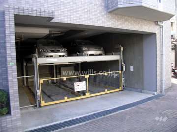 1階部分にある敷地内駐車場