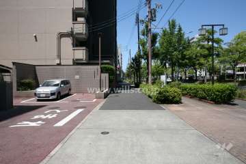 敷地北側の前面道路(山王通)