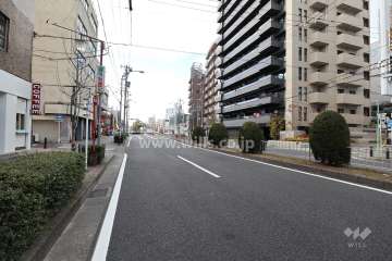 敷地南側の前面道路(山王通)