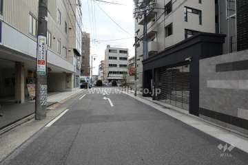 敷地東側の前面道路