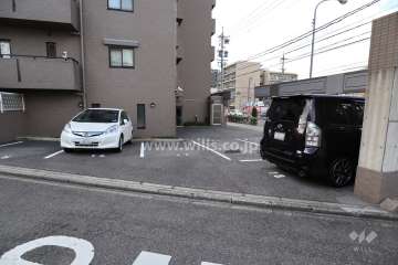 敷地内駐車場(屋外平面式)