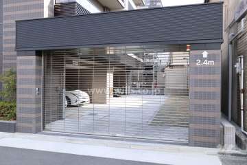 駐車場出入り口（リングシャッター付）
