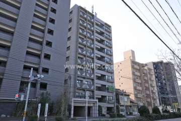 ロイヤルマンション桜山の外観（北東側から）