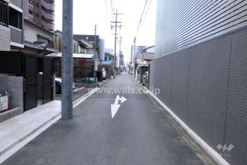 敷地南側の前面道路
