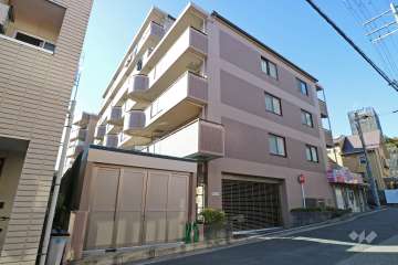 サンプリンス宝塚の外観（北東側から）