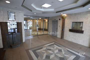 エントランスにはオートロックが付いています。