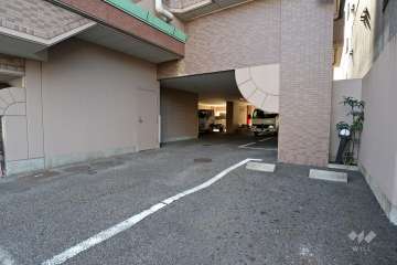 敷地内駐車場（屋外平面式）