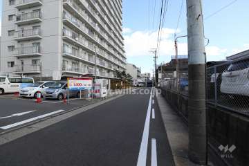 敷地南側の前面道路