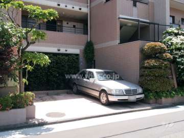 敷地内駐車場（屋外平面式）