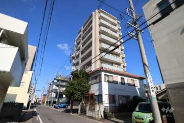 プラウド御器所紅梅町の外観(南西側から)
