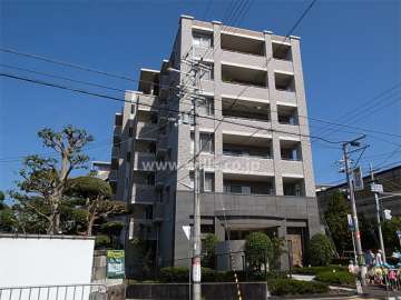 エスリード豊中西緑丘の外観（南側から）