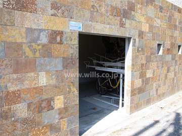 エントランス横の屋内にある駐輪場