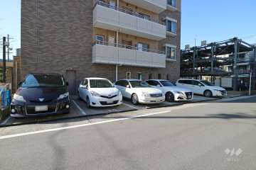 敷地内駐車場（屋外平面式）