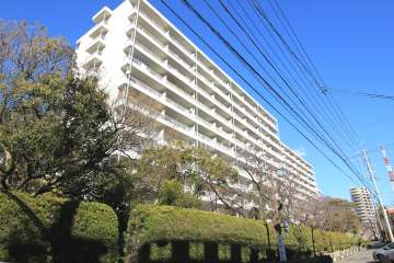 八事パークマンションの外観（南西側から）