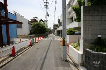 敷地東側の前面道路