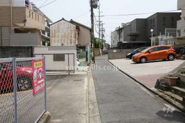 敷地南側の前面道路