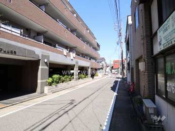 敷地南側前面道路