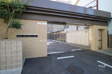 駐車場の出入口(リングシャッター付き)