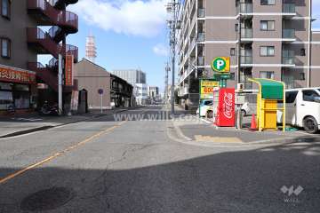 敷地南側の前面道路