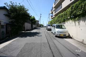 敷地南東側の前面道路
