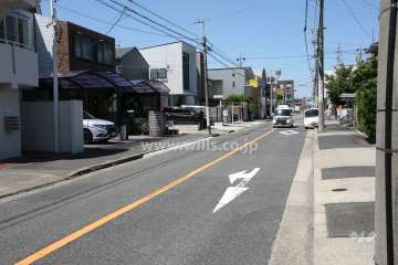 敷地北側の前面道路