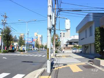 敷地東側の前面道路