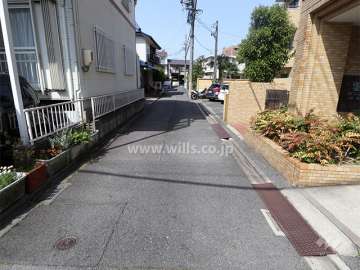 敷地の西側前面道路