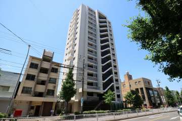 バンベール川名の外観(東側から)