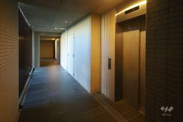 エレベーターホール　※マンションのオートロックキーが無いとエレベーターは使用できません。