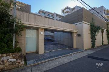 駐車場の出入口（リングシャッター付き）