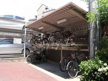 敷地内駐輪場（二段式）