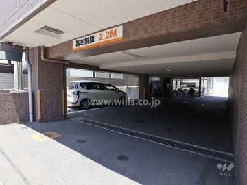 駐車場出入り口